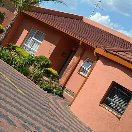 Bed and Breakfast Legae La Tshepo à Mogwase Extérieur photo