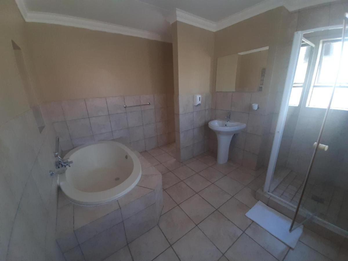 Bed and Breakfast Legae La Tshepo à Mogwase Extérieur photo